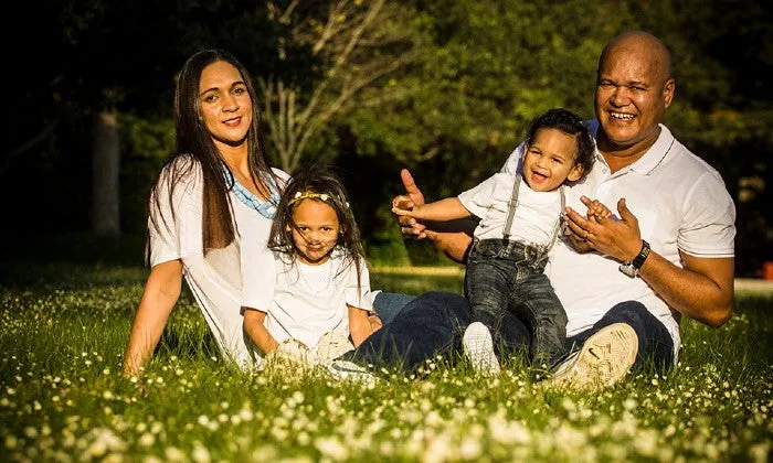 45-Minute Location Family Photoshoot