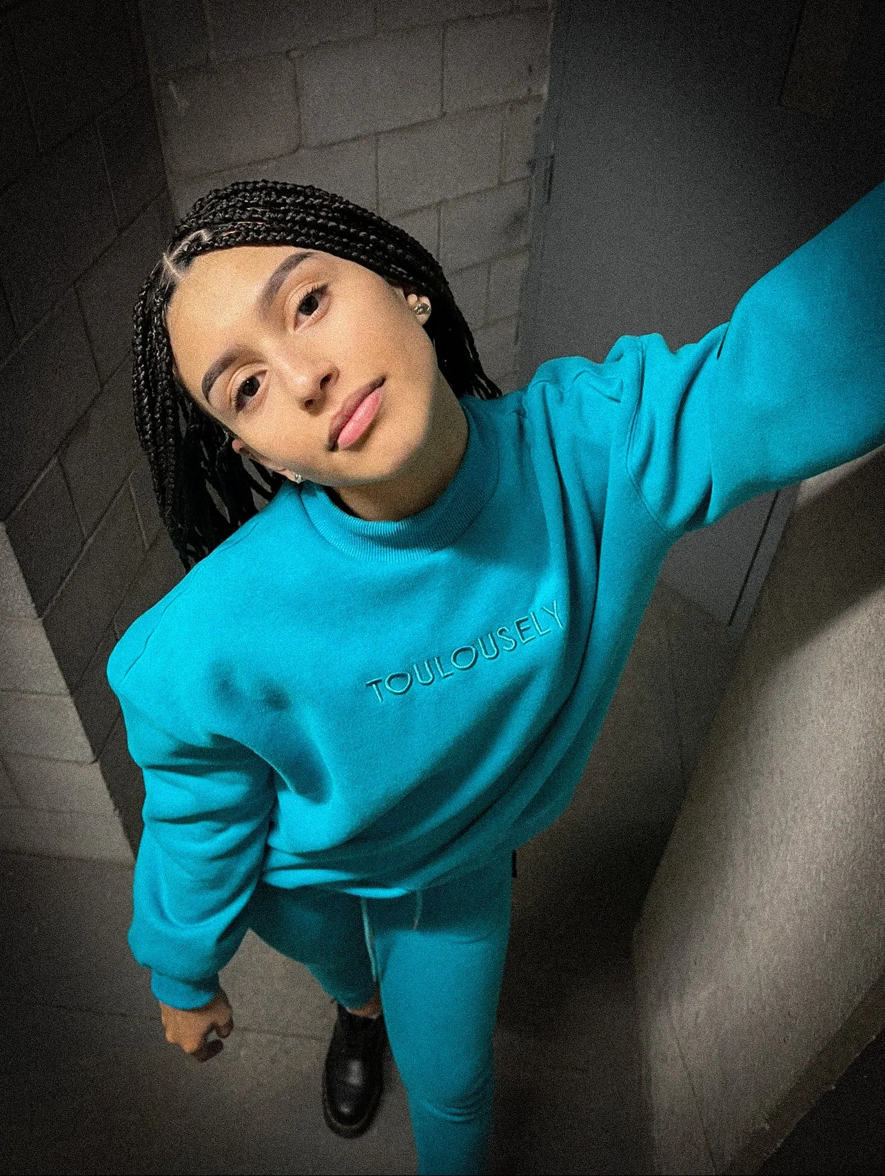 BLUE NECK SWEATSHIRTS