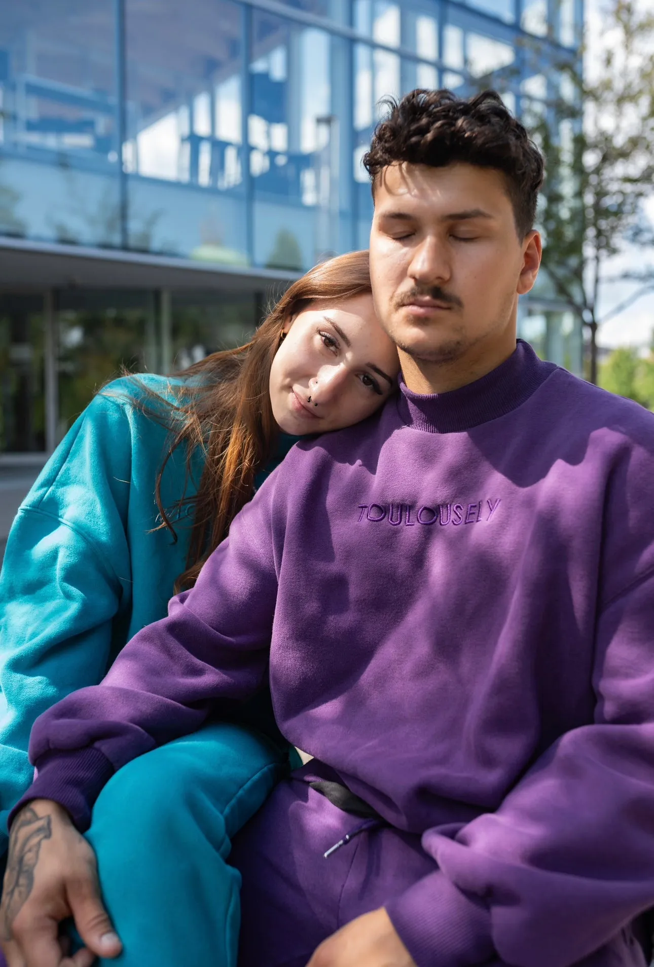 BLUE NECK SWEATSHIRTS