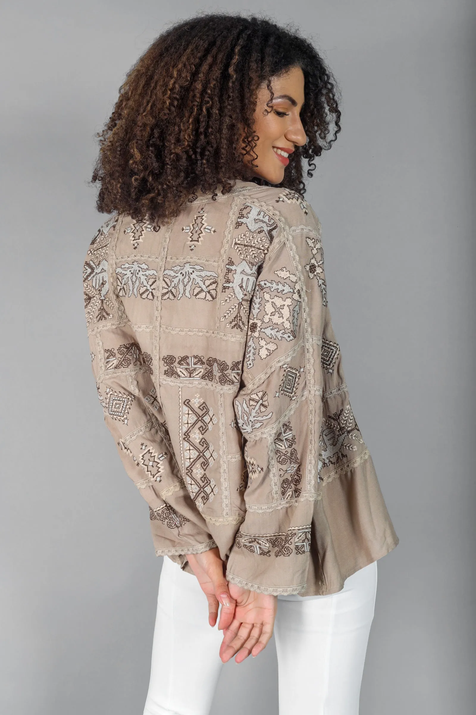 Cintia Embroidered Kimono/Shrug