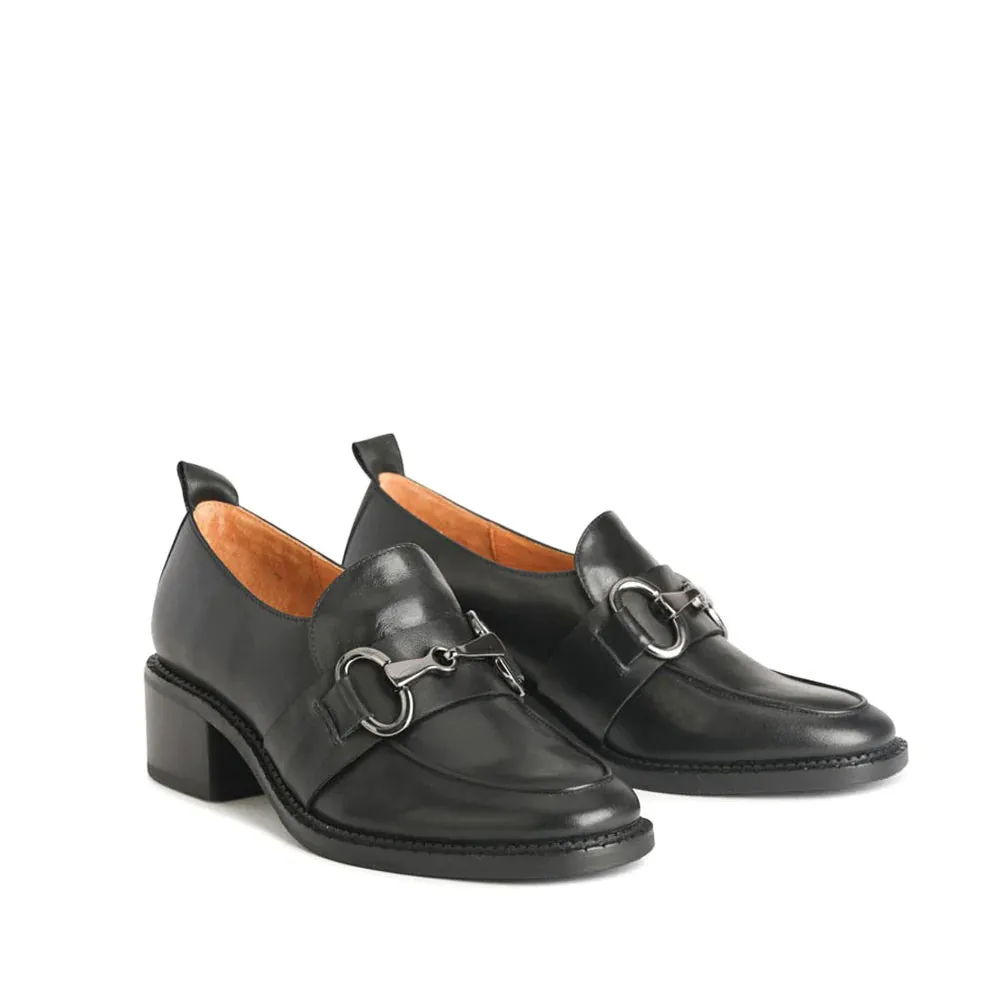 EOS 'Keily Loafer' - Black